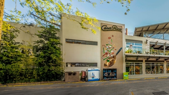 Front of Casa Rica store
